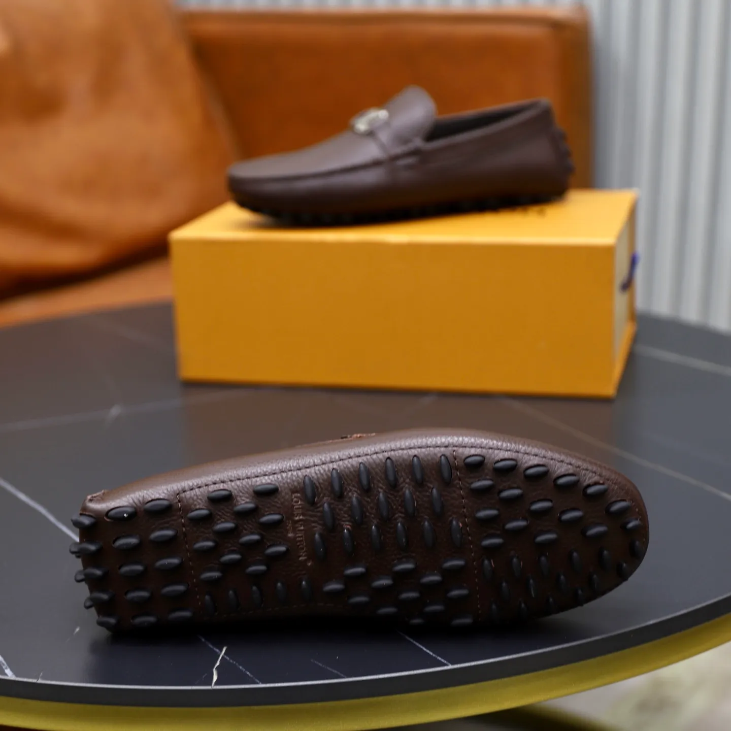Ex-factory price: 480💰【LV】Louis Vuitton ⚠️High-end men’s driving and pedal series ⚠️38-44 (customized for 45) ⚠️All original cowhide leather! Thick and soft! Made entirely of calfskin lining! The latest non-slip beanie sole! Three-dimensional package technology! Fashionable and classic! Handicrafts! Original high quality! Feel free to compare!